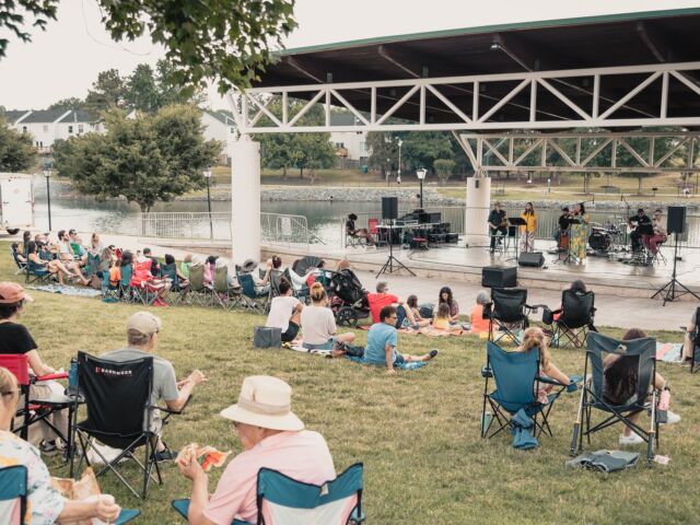 A Cafe Amaretto concert at Pineville Park. ASC Advisory Council members provide feedback on the cultural needs of the areas they serve and help connect residents to creative activities in their communities. Photo by Ernesto Moreno.